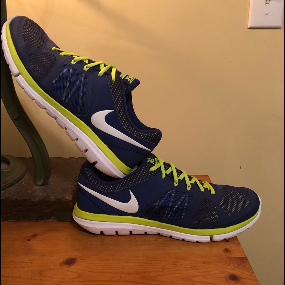 NIKE Flex Run / Blue and Volt Yellow // NEVER WORN